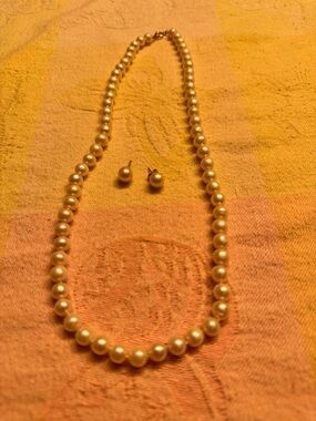 Classic Pearl Necklace and Stud Earrings Set - White Pearls